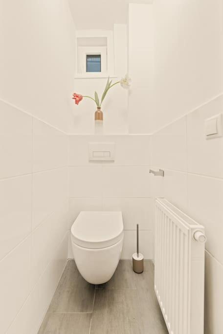 Cozy Apartment In Quiet Location, Fast Train Station 100M Away, Contactless Check-In Viena Exterior foto