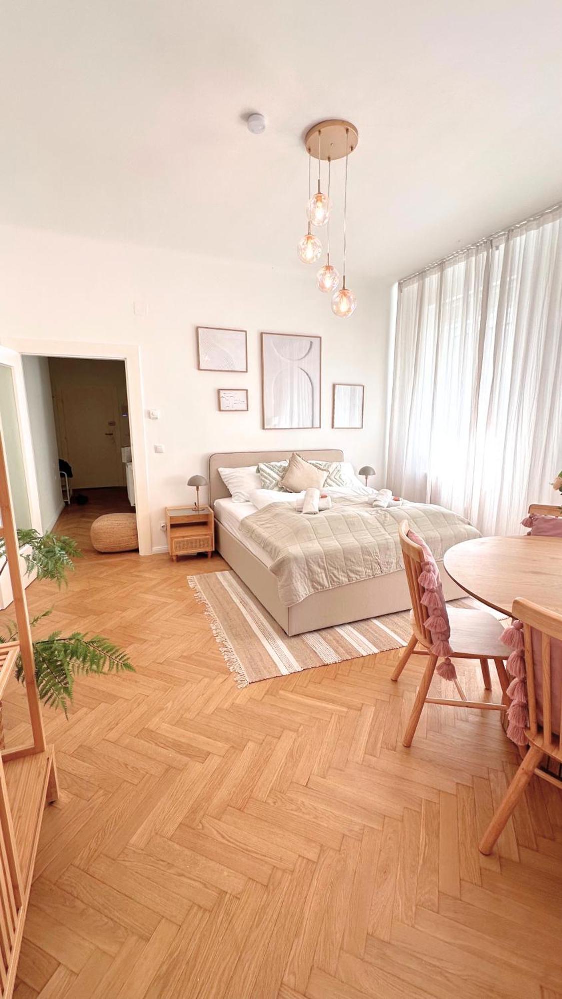 Cozy Apartment In Quiet Location, Fast Train Station 100M Away, Contactless Check-In Viena Exterior foto